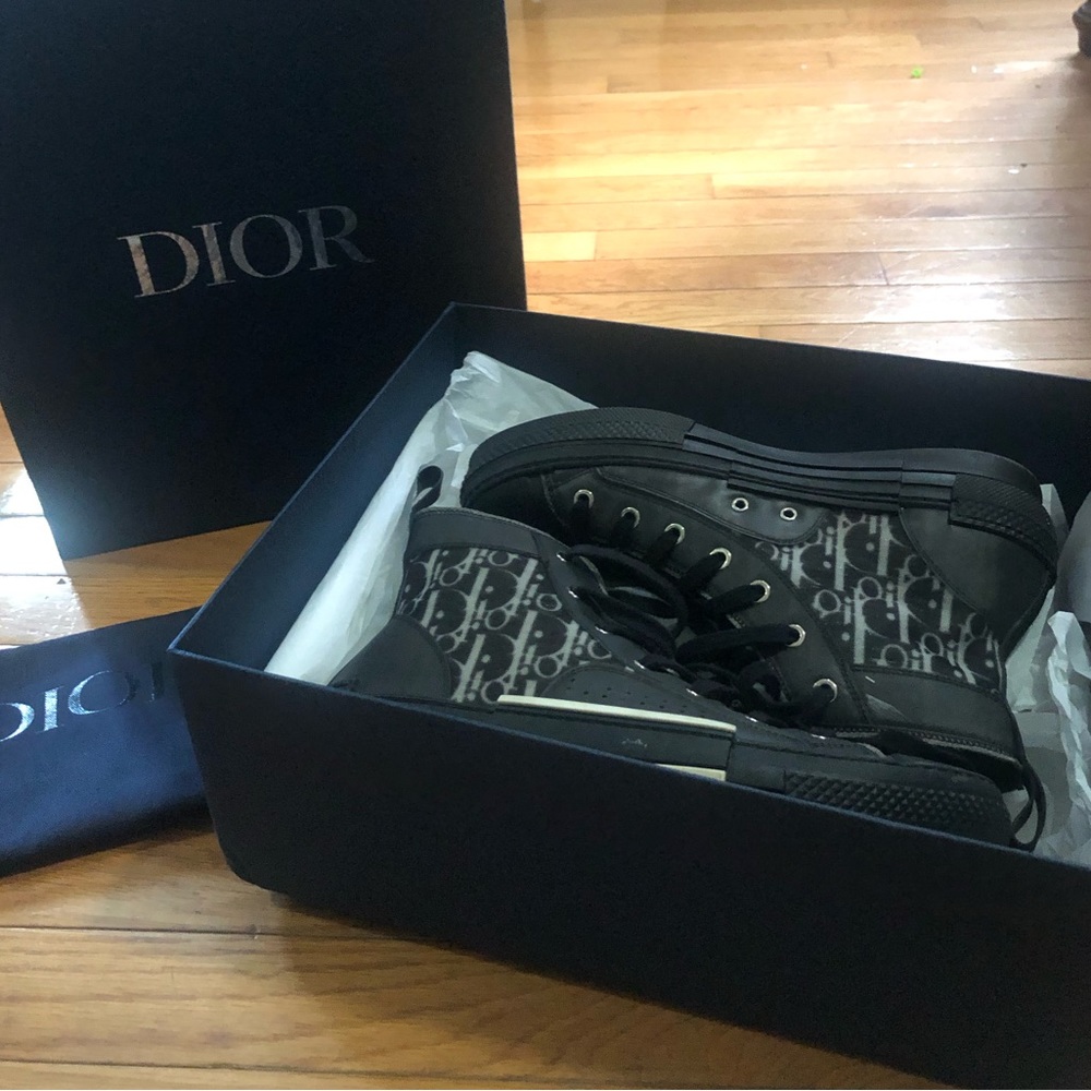 Dior “Oblique” High top Sneaker